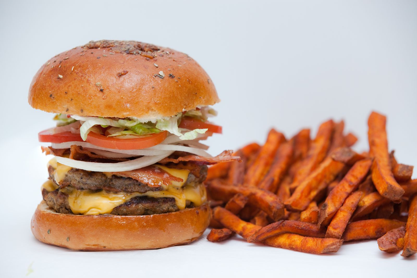 Burger and fries — Morale Visual food photography